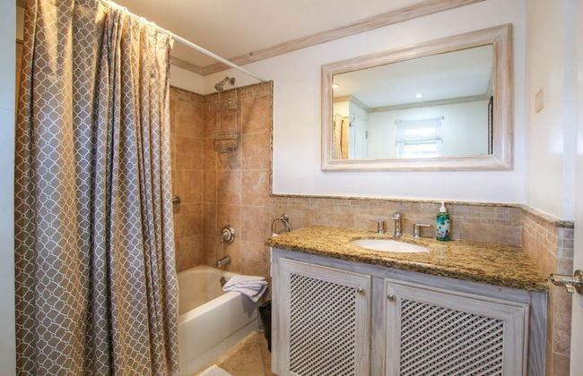 Modern 2-bed Apt Near Beach In St. Lawrence Gap 2 Bedroom Apts by Bluescape - Foto 43