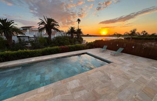 Villa Moana Lagune 4 chambres, 4 salles de bain, piscine privative chauffée à 30 degrés toute l année, balnéo, terrain de pétanque privé, ping-pong - Foto 1