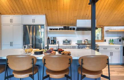 Lake View, Firepit, Game Room Remodeled Lake Tahoe Luxury Cabin by Avantstay - Foto 26