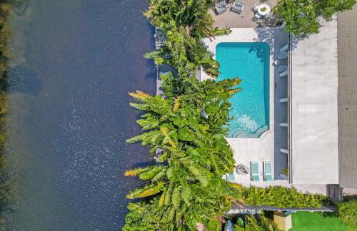 New! Waterfront Heated Pool, Fishing Pier, Designer Touches, 2mi to Beach - Photo 14