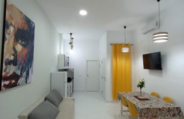 Orange Apartments - Photo 17