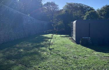 Glamping Pod with Hot Tub in Orchard - Foto 8