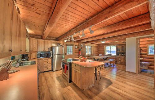 Large Cabin with Fire Pit and Grill on 34 Acres! - Foto 10