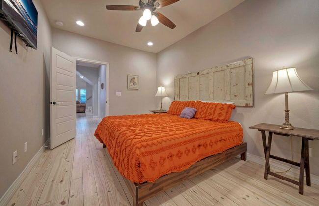 Sleeps 28 2 Homes w/ Boat Dock & Waterfront Pool Laguna Village Haven - Foto 17