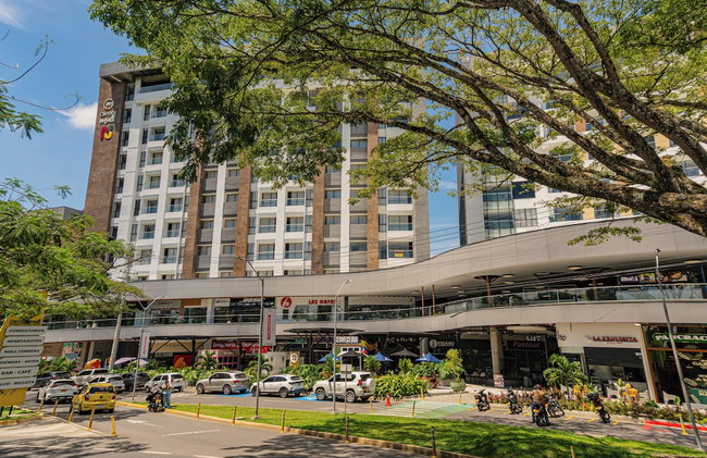 Cerritos Premium Tower & Mall - Foto 1