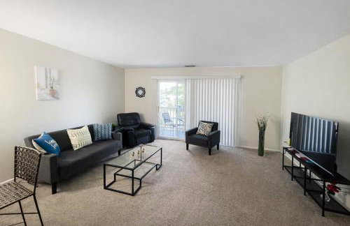 Modern 2BR2BA Extended Stay Discounts - Foto 1
