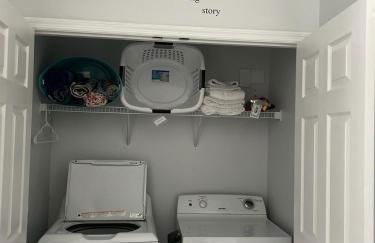 Lakefront Retreat 4BR-3BA Pool Home Near Disney - Foto 4