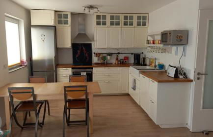 Bright by Trade Fair ICM 15 min direct to City Center 2-BedRoom full 2-BathRoom, free Parking, Balcony, Family and Business friendly - Foto 18