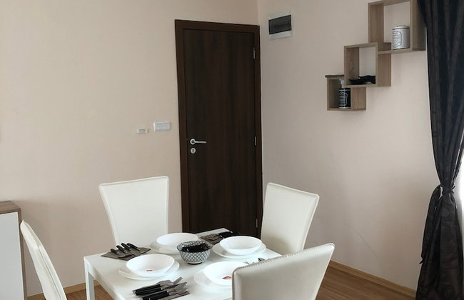 Palace De Luxe - Apartments - Photo 23