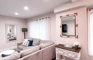 Cheerful & Modern Home w/ a Walkout Deck Area - Foto 5