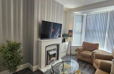 City Centre - Comfy 6 beds - Up to 30 percent off - Contractors delight - Foto 1