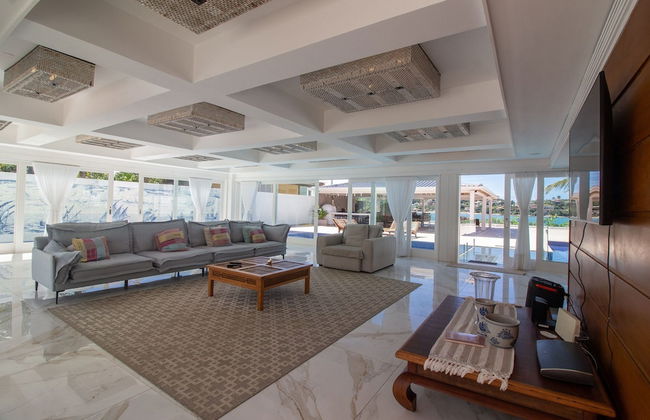 Mansão Pé na Areia Ferradura com 4Suítes - Foto 19