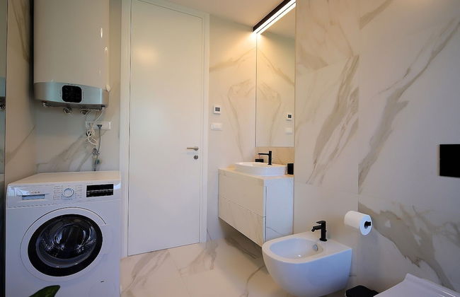 New Apartments with Pool near Beach - Photo 20