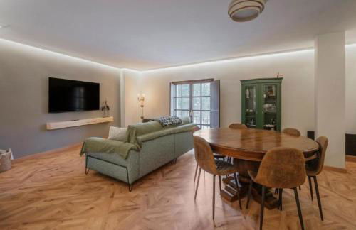 Centro Burgos Real Consulado 1787 - Foto 1