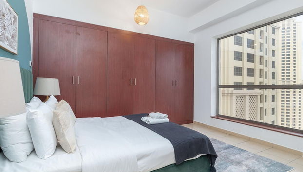 3BR Boutique Apt Near JBR Beach by Belvilla - Foto 4, Habitación