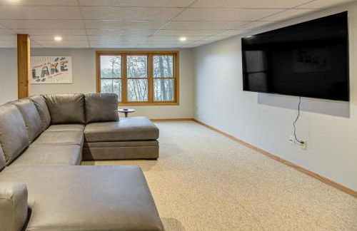 Private Lakefront Home with Game Room in Aurora! - Foto 11