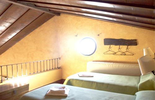 Charming House in Estepa with Mountain View - Photo 14