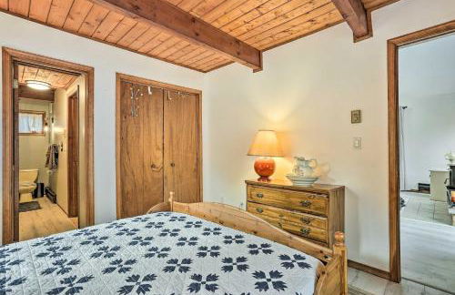 4 Mi to Tubing Cozy Bushkill Cabin with Deck! - Foto 11