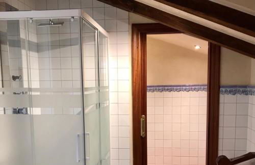 Caserio Arrigorri excelente ubicación jardín con BBQ perfecto para grupos - Foto 44