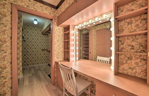 2 Living Areas, Tennis! Waterfront Suttons Bay Gem - Foto 17