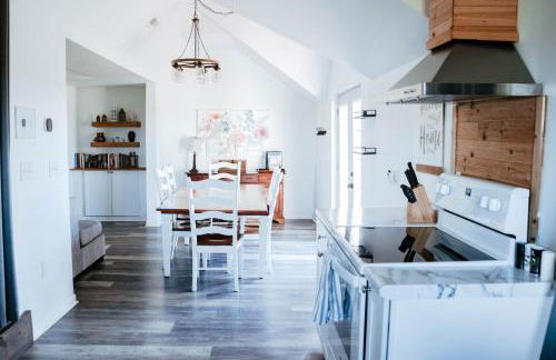 Cordova Farmhouse - 7 Minutes from the Ark! - Foto 11