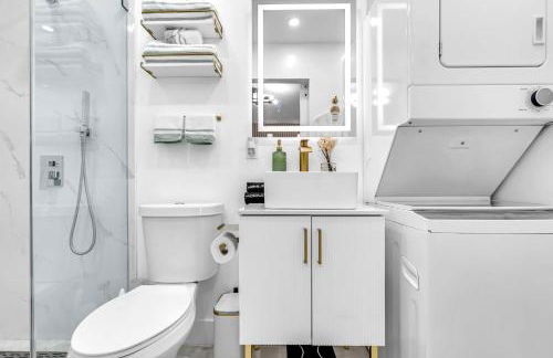 CasaMia Private Studio Near Wynwood & Design District w Free Parking & Bikes - Photo 15