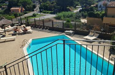 Trilocale con piscina - Foto 1