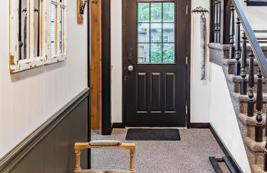 Italy Inspired Lakeview Chalet with Hot Tub - Foto 33