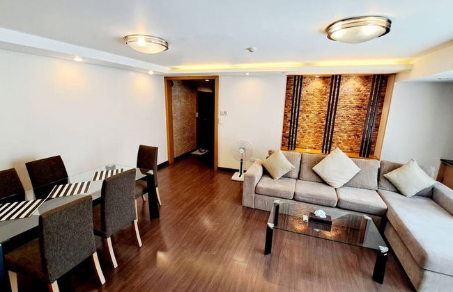 5B - 2 Bedroom Downtown Apartment With Shared Pool - Photo 8