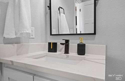 The Price House - Photo 36