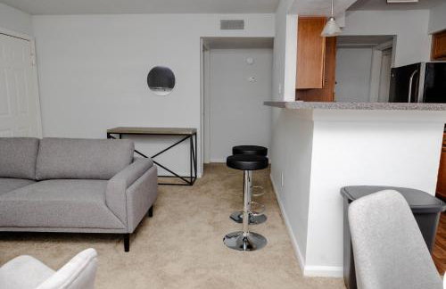Wyndham 1205 Modern luxe 2BD2BA I Parking - Photo 3
