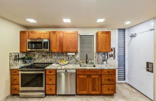 Eldorado E102 · EL E102 Quiet Condo w Lanai AC Beach Cabana Gym - Foto 18