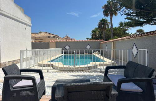 Villa with Pool, Chill-Out & BBQ - Foto 38