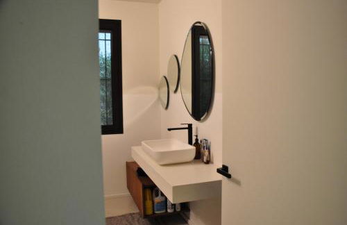 Minimal design villa Free parking Garden - Foto 6