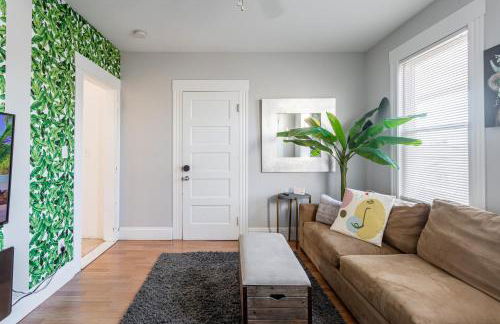 Sunny & Spacious 2BD 1BA WFH Apt-Huge Yard & Patio - Foto 17