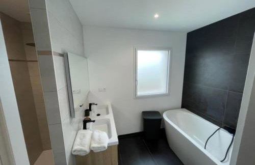 Maison contemporaine avec vue mer, piscine intérieure, classée 5 étoiles - Foto 19