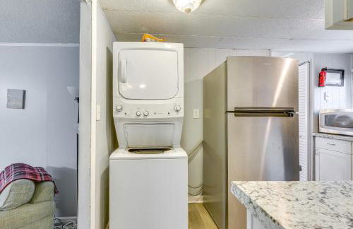 1 Mi to Sands Beach Walkable Island Home with Yard! - Photo 11