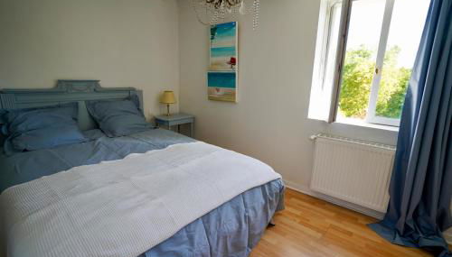 Maison charmante avec jacuzzi et cours d'eau - Foto 5