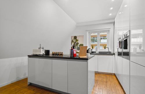 Traumhaft gelegene Altbau-Wohnung im Herzen von Weinheim - Parking - Foto 5