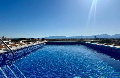 Apt con chill-out, piscina en la azotea a 5 min de la playa y parking privado - Foto 35