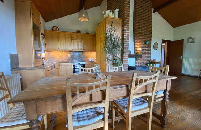 Charming Holiday Home With Garden - Photo 7