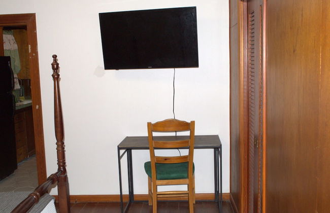 Walk to Downtown Scene - Photo 12