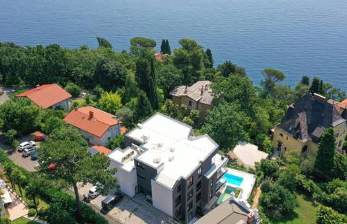 Marena - Trees to Seas Luxury Escape - Photo 16