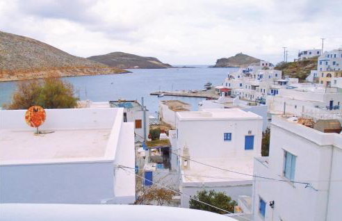 3 Bedroom Awesome Apartment In Panormos - Photo 7