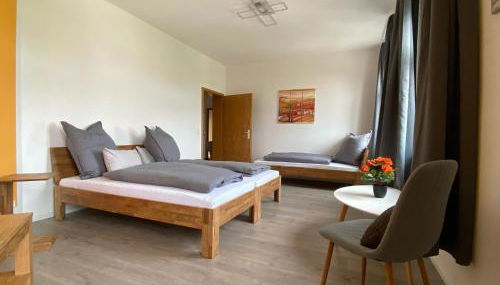 FeWo „Lucy“ 5 Personen, zentrale Lage, Parkplatz - Foto 4