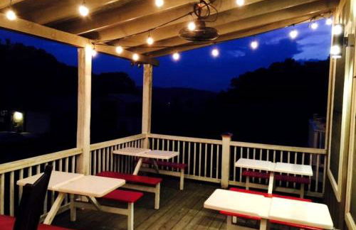 Private Barn Rental on 30-Acre Farm for Groups and Events in Jefferson City, Tennessee - Foto 3