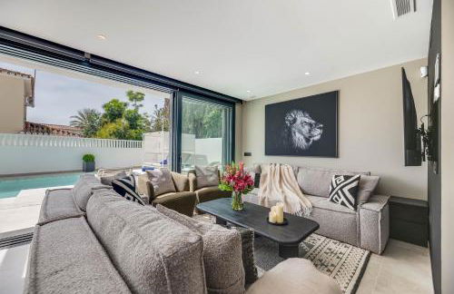 VACATION MARBELLA I Villa Marbesa White Pearl, Two Private Pools, 3min walk to the Beach, Fastest WiFi, Built in 2024 - Photo 8