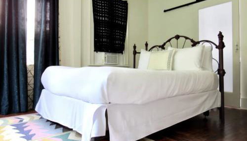 Sun Drenched Suite in Starland Arts District - Foto 3