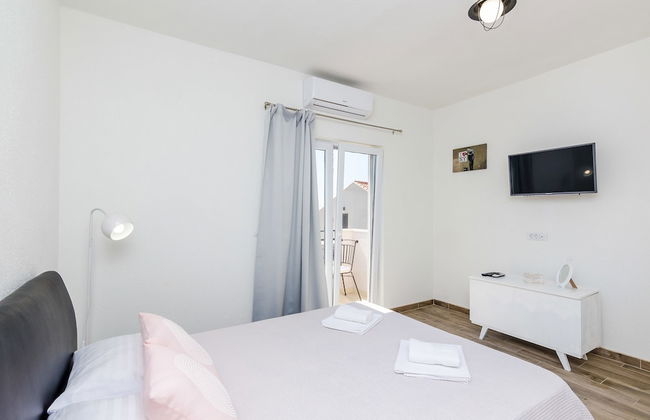 Apartments Life - Photo 16