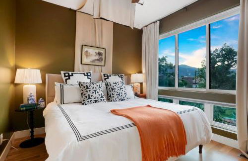 Million Dollar Rooftop MTN Views -2 King Beds-DT Golden - Photo 2